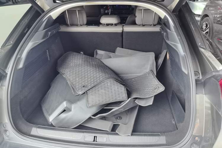 Used Citroen C5 X 2021 1.6T Ignite the Extraordinary Trunk