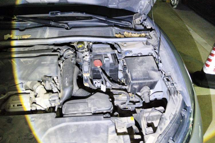 Used Citroen C5 X 2021 1.6T Enjoy the Extraordinary Engine Bay Left