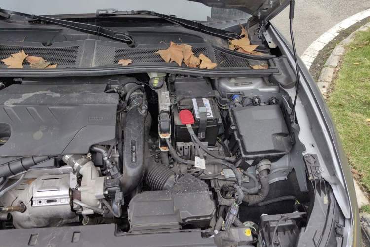 Used Citroen C5 X 2021 1.6T Enjoy the Extraordinary Engine Bay Left