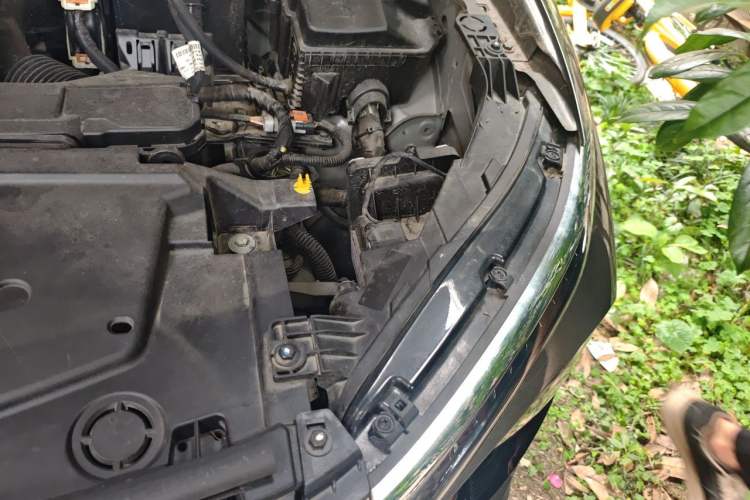 Used Citroen C5 X 2021 1.6T Enjoy the Extraordinary Engine Bay Left