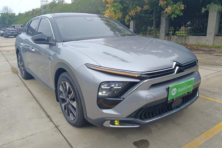 Used Citroen C5 X 2021 1.6T Enjoy the Extraordinary Front Right 45 Deg
