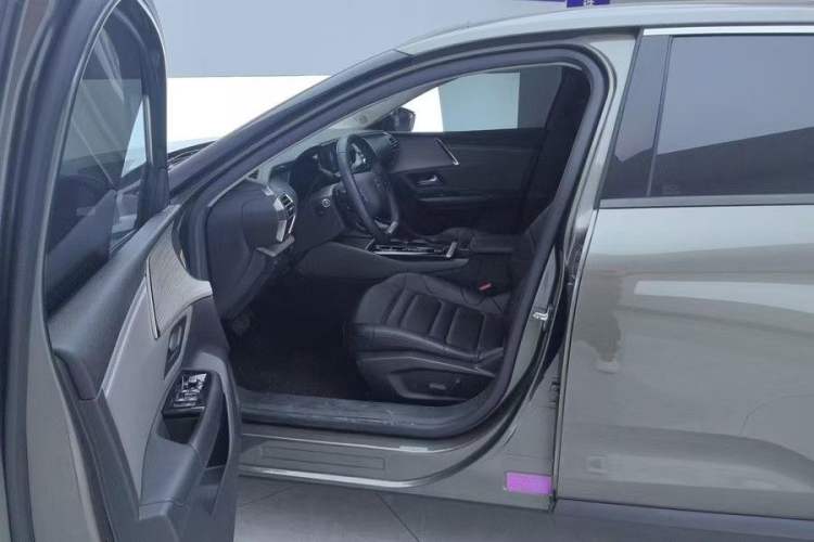 Used Citroen C5 X 2021 1.6T Enjoy the Extraordinary Interior 2