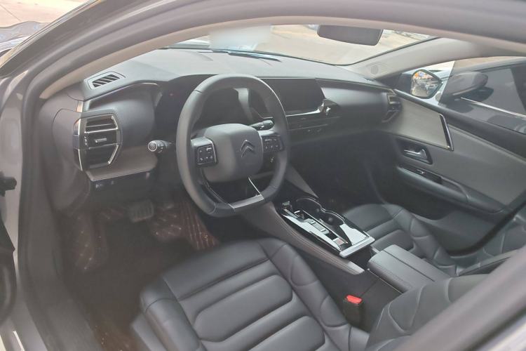 Used Citroen C5 X 2021 1.6T Enjoy the Extraordinary Interior 3
