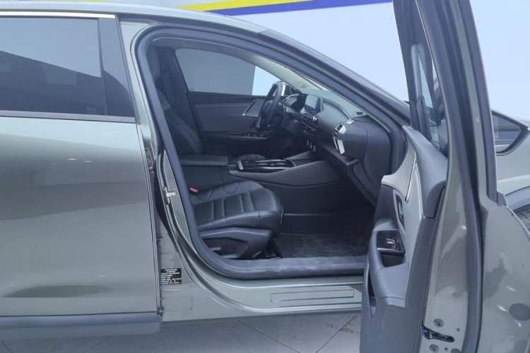 Used Citroen C5 X 2021 1.6T Enjoy the Extraordinary Interior 4
