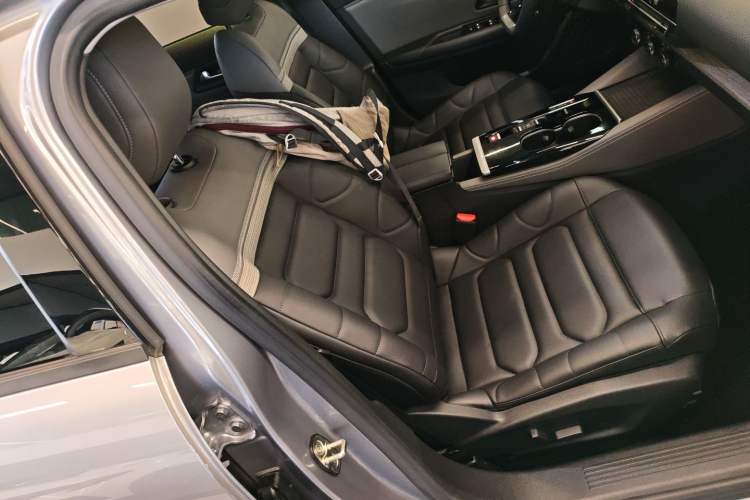 Used Citroen C5 X 2021 1.6T Enjoy the Extraordinary Right Front Seat