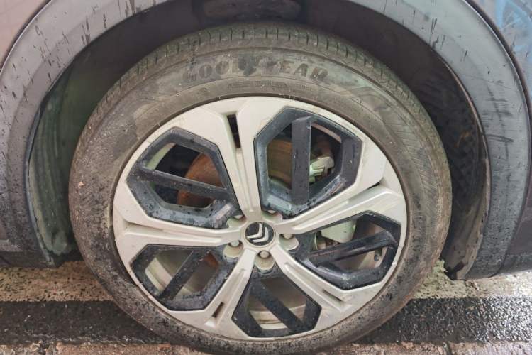 Used Citroen C5 X 2021 1.6T Impressive Edition Right Front Wheel Hub