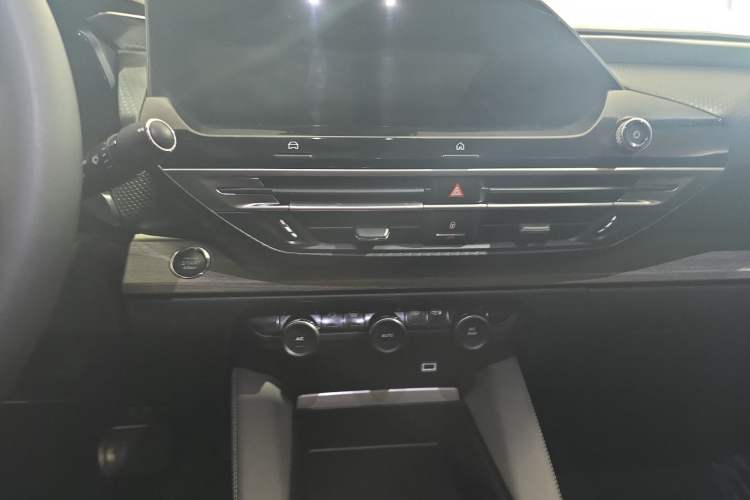 Used Citroen C5 X 2021 1.6T Enjoy the Extraordinary Audio And AC Panel