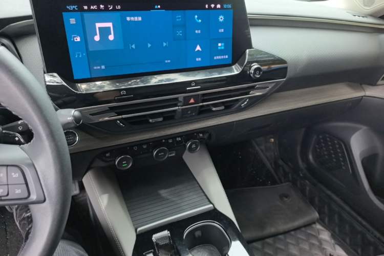 Used Citroen C5 X 2021 1.6T Flagship Edition Center Console
