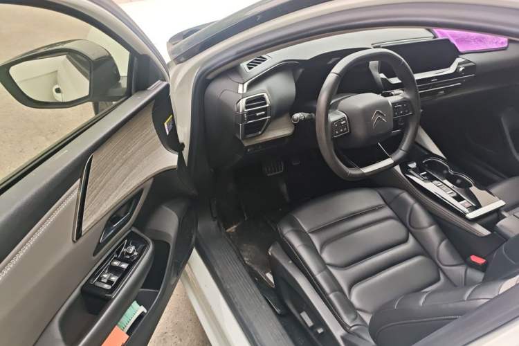 Used Citroen C5 X 2021 1.6T Enjoy the Extraordinary Driver Seat