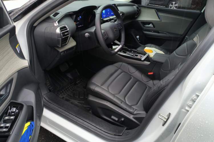 Used Citroen C5 X 2021 1.6T Enjoy the Extraordinary Driver Seat