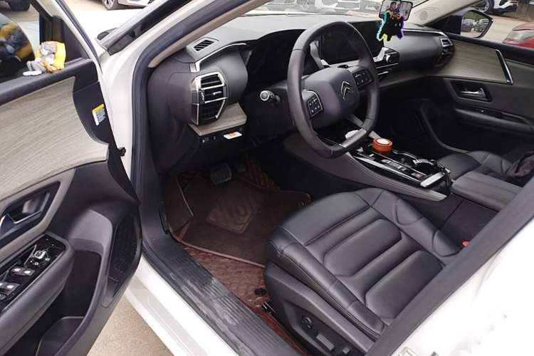 Used Citroen C5 X 2021 1.6T Impressive Edition Driver Seat