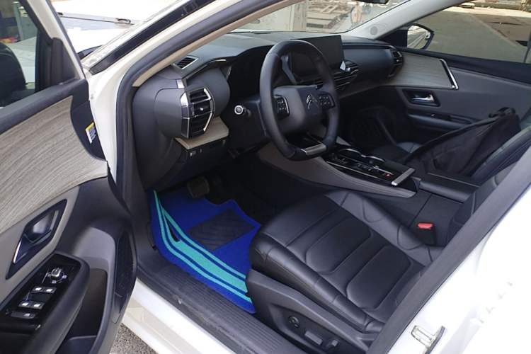 Used Citroen C5 X 2021 1.6T Impressive Edition Driver Seat