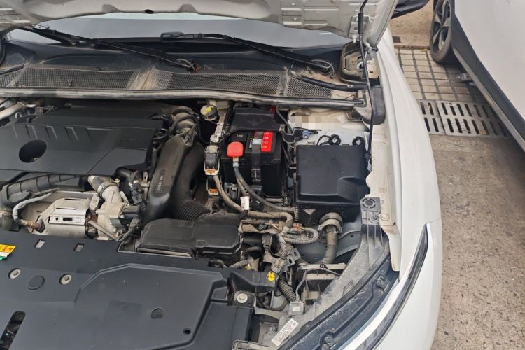 Used Citroen C5 X 2021 1.6T Enjoy the Extraordinary Engine Bay Left