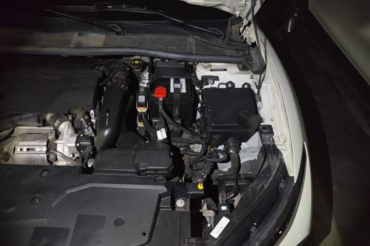 Used Citroen C5 X 2021 1.6T Enjoy the Extraordinary Engine Bay Left