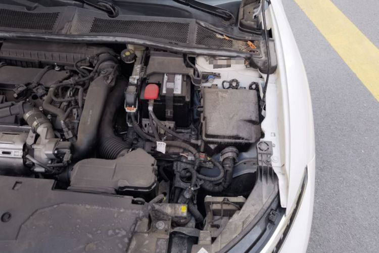 Used Citroen C5 X 2021 1.6T Enjoy the Extraordinary Engine Bay Left