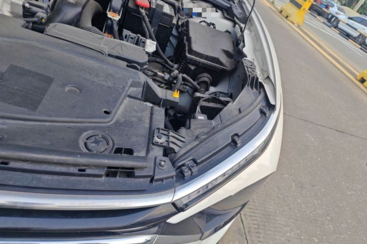 Used Citroen C5 X 2021 1.6T Enjoy the Extraordinary Engine Bay Left