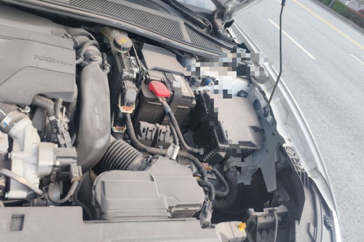 Used Citroen C5 X 2021 1.6T Enjoy the Extraordinary Engine Bay Left