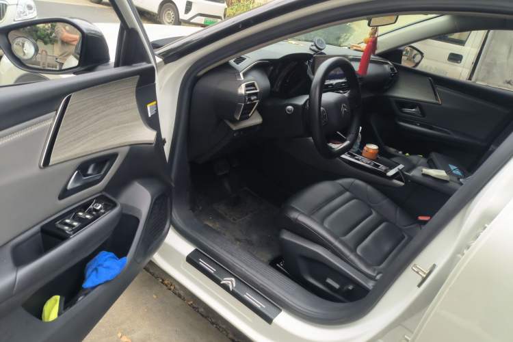 Used Citroen C5 X 2021 1.6T Enjoy the Extraordinary Interior 2
