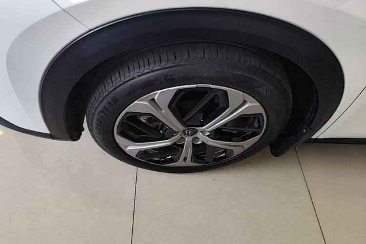Used Citroen C5 X 2021 1.6T Enjoy the Extraordinary Left Front Wheel Hub