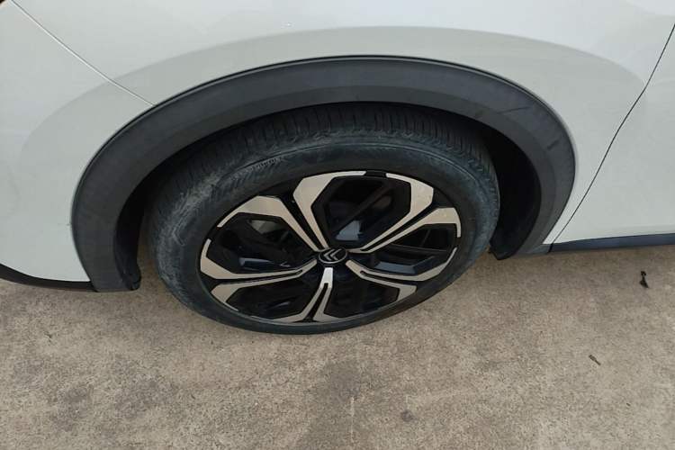 Used Citroen C5 X 2021 1.6T Impressive Edition Left Front Wheel Hub
