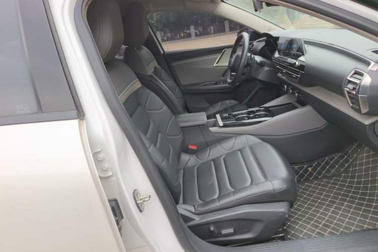 Used Citroen C5 X 2021 1.6T Enjoy the Extraordinary Right Front Seat