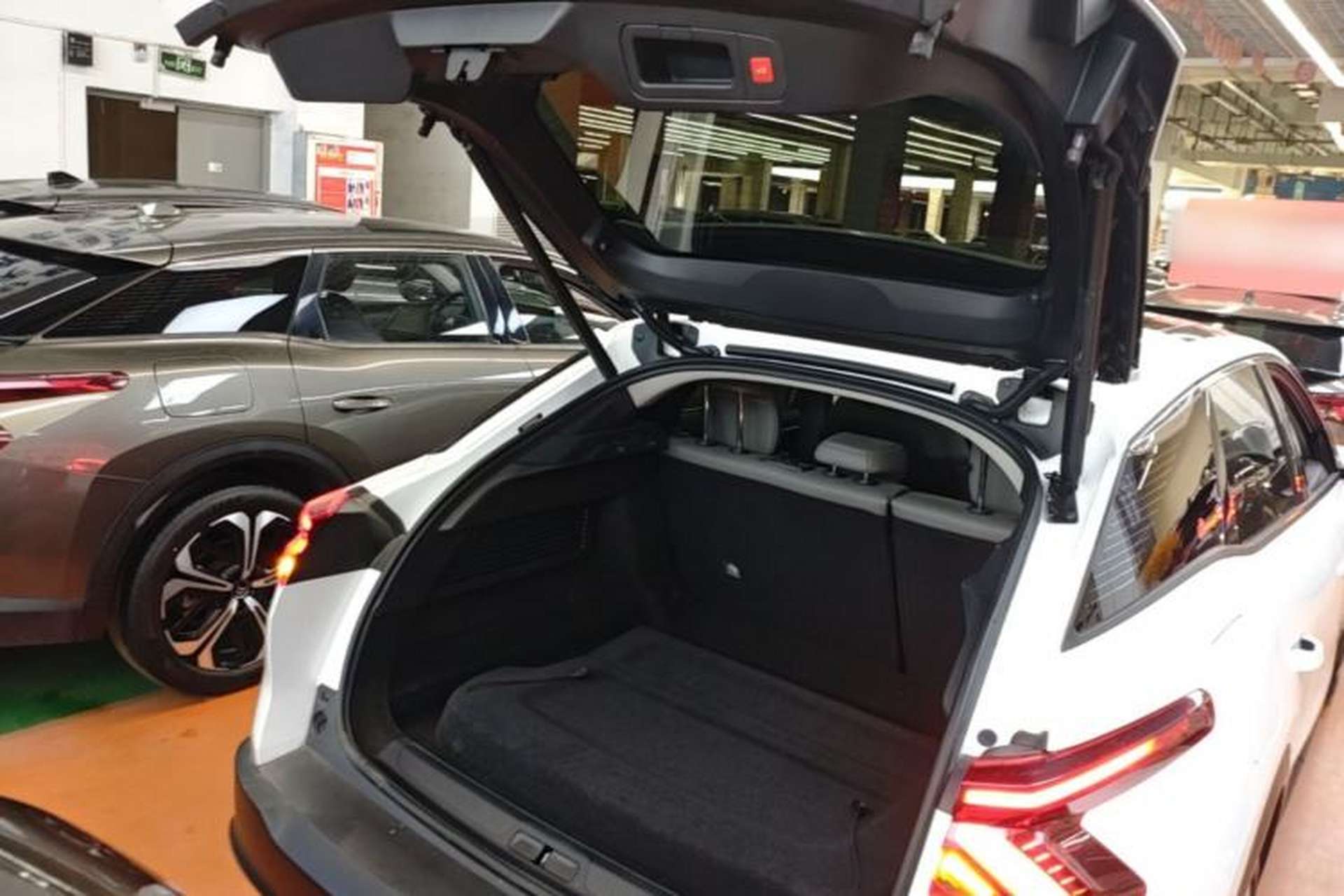 Used Citroen C5 X 2021 1.6T Ignite the Extraordinary Trunk