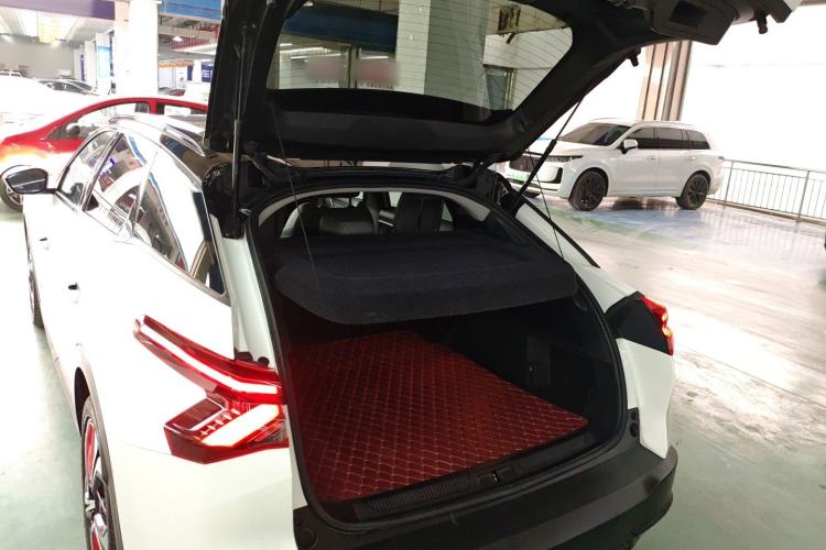 Used Citroen C5 X 2021 1.6T Impressive Edition Trunk