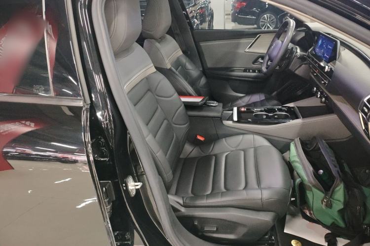 Used Citroen C5 X 2022 1.6T Xiang Bufan – Year of the Tiger New Beginnings Edition Right Front Seat