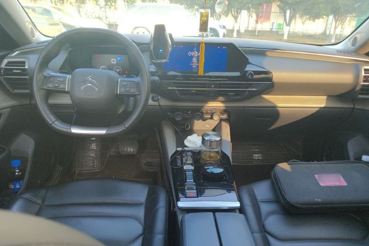 Used Citroen C5 X 2022 1.6T Xiang Bufan – Year of the Tiger New Beginnings Edition Center Console
