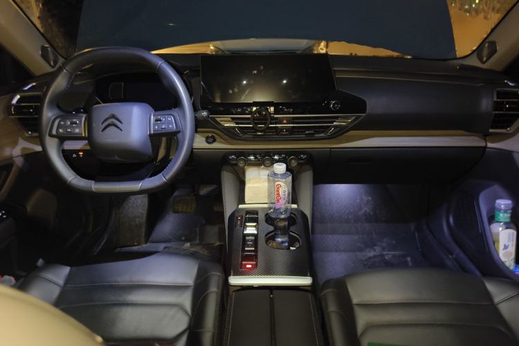 Used Citroen C5 X 2022 1.6T Flagship Extraordinary Edition – Year of the Tiger New Beginnings Version Center Console