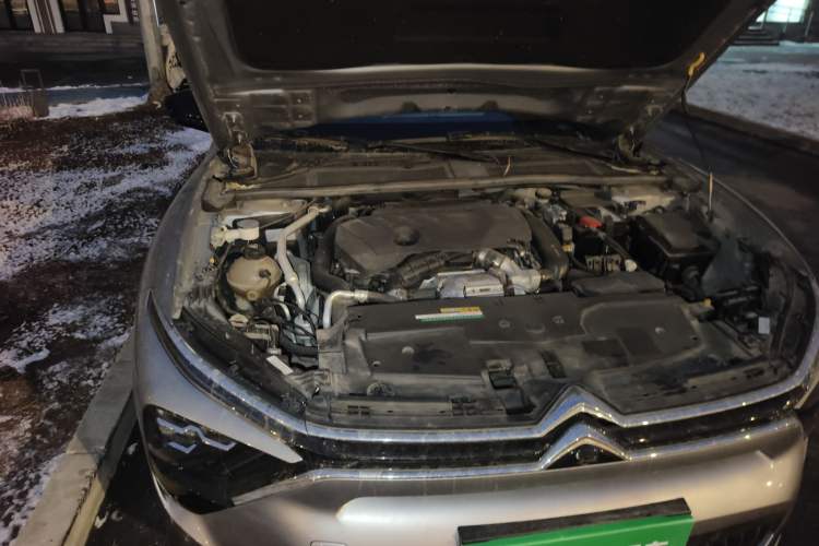 Used Citroen C5 X 2022 1.6T Flagship Extraordinary Edition – Year of the Tiger New Beginnings Version Engine Bay Right