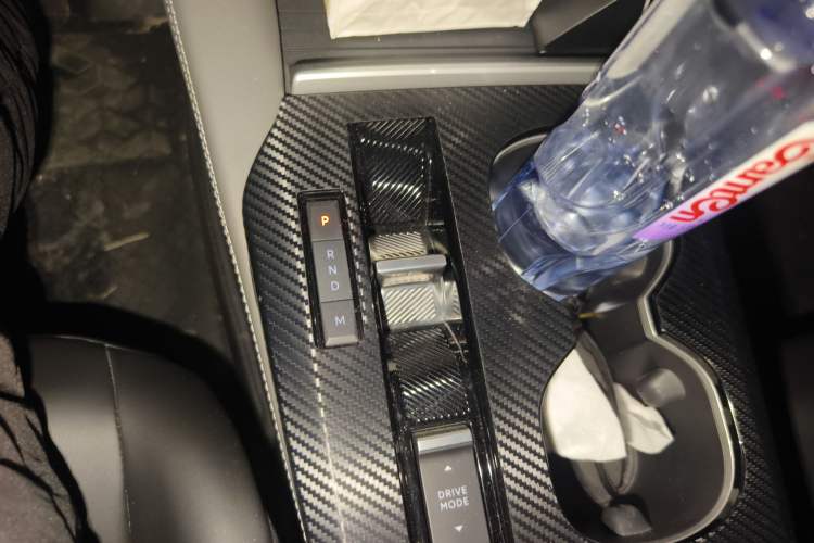 Used Citroen C5 X 2022 1.6T Flagship Extraordinary Edition – Year of the Tiger New Beginnings Version Gear Lever