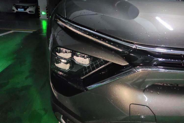 Used Citroen C5 X 2022 1.6T Xiang Bufan – Year of the Tiger New Beginnings Edition Right Front Headlight