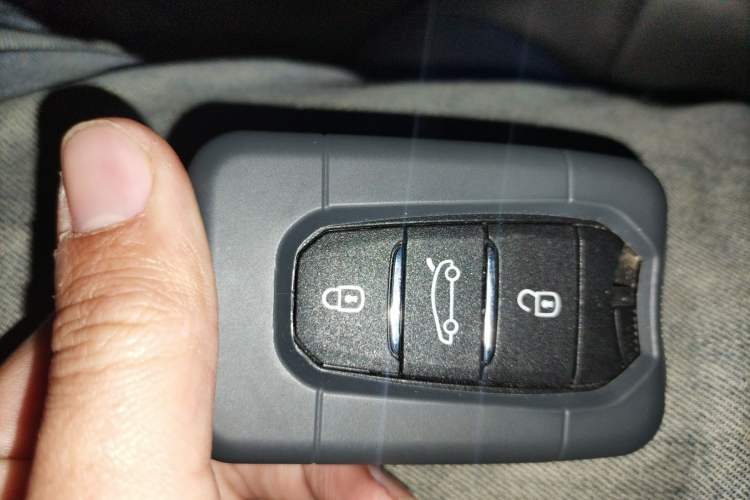 Used Citroen C5 X 2022 1.6T Xiang Bufan – Year of the Tiger New Beginnings Edition Vehicle Key