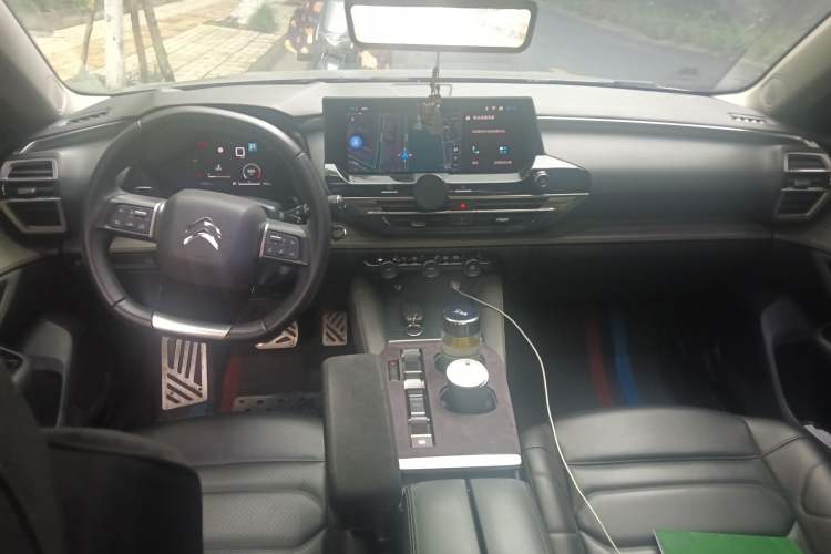 Used Citroen C5 X 2022 1.6T Extraordinary Style—Year of the Tiger New-Year Special Edition Center Console