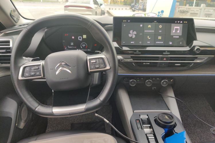 Used Citroen C5 X 2022 1.6T Extraordinary Style—Year of the Tiger New-Year Special Edition Center Console