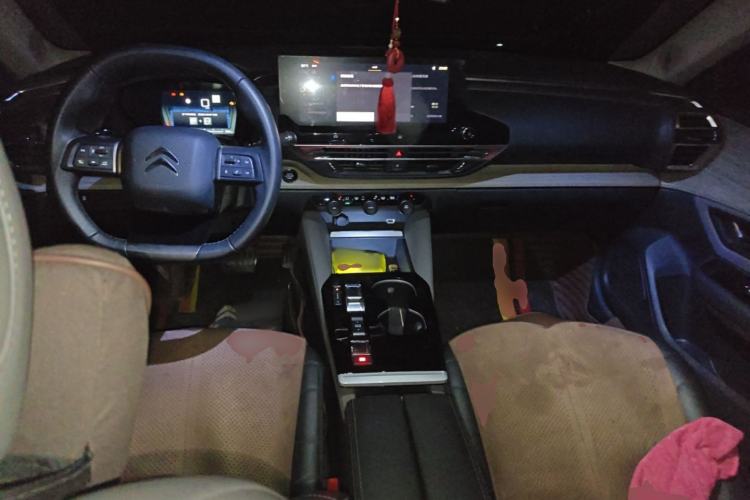 Used Citroen C5 X 2022 1.6T Extraordinary Style—Year of the Tiger New-Year Special Edition Center Console