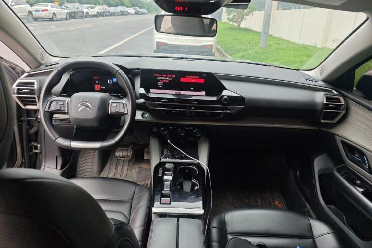 Used Citroen C5 X 2022 1.6T Xiang Bufan – Year of the Tiger New Beginnings Edition Center Console