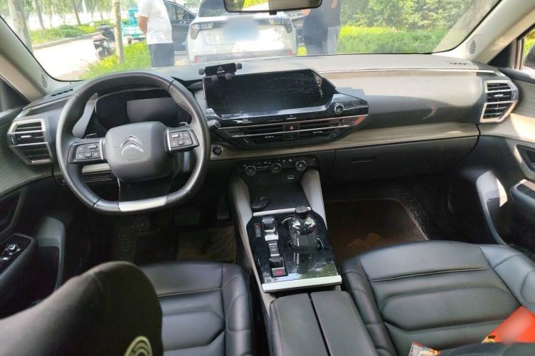 Used Citroen C5 X 2022 1.6T Xiang Bufan – Year of the Tiger New Beginnings Edition Center Console