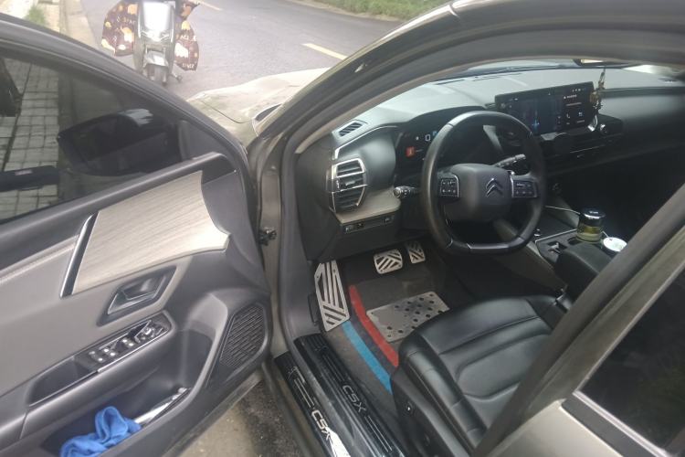 Used Citroen C5 X 2022 1.6T Extraordinary Style—Year of the Tiger New-Year Special Edition Driver Seat