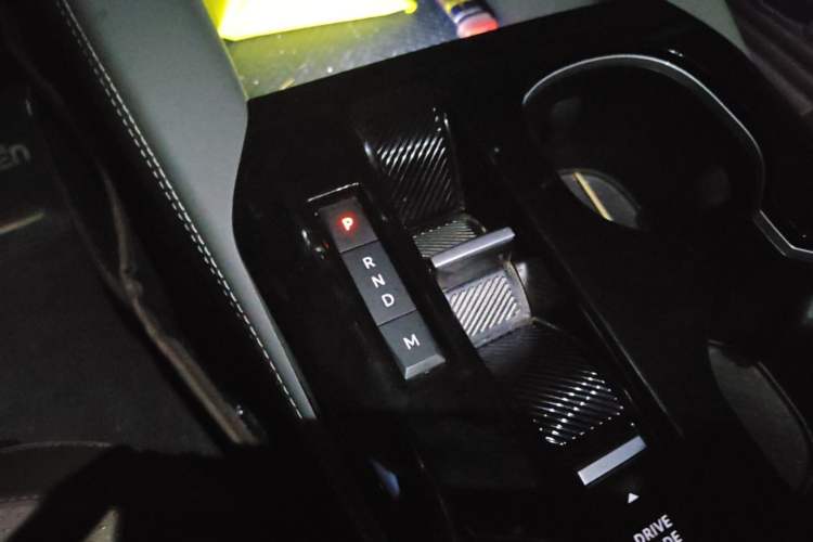 Used Citroen C5 X 2022 1.6T Extraordinary Style—Year of the Tiger New-Year Special Edition Gear Lever