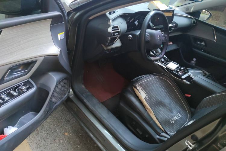 Used Citroen C5 X 2022 1.6T Extraordinary Style—Year of the Tiger New-Year Special Edition Interior 3