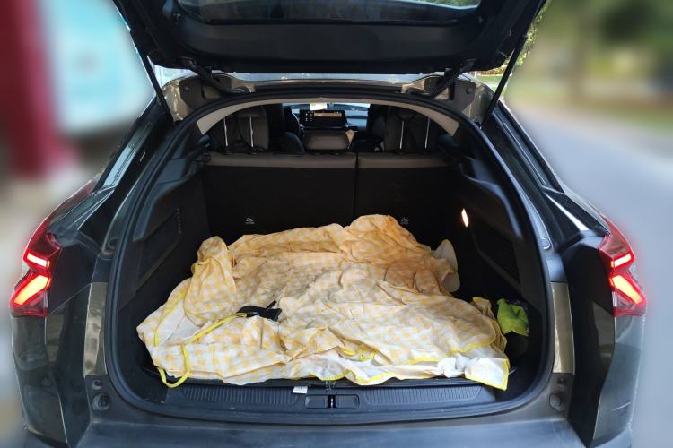 Used Citroen C5 X 2022 1.6T Extraordinary Style—Year of the Tiger New-Year Special Edition Trunk