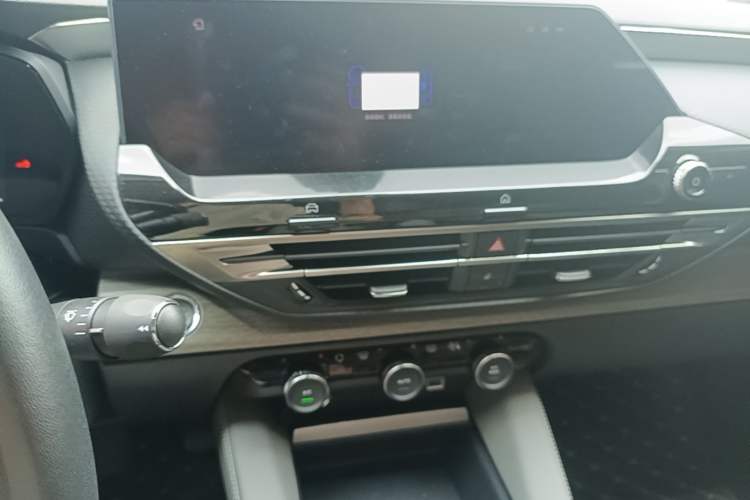 Used Citroen C5 X 2022 1.6T Extraordinary Style—Year of the Tiger New-Year Special Edition Audio And AC Panel