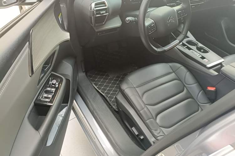 Used Citroen C5 X 2022 1.6T Extraordinary Style—Year of the Tiger New-Year Special Edition Driver Seat