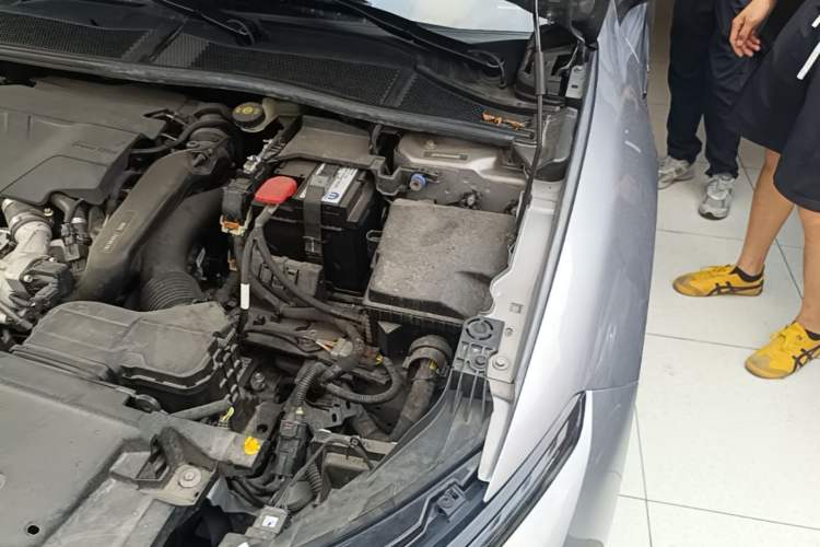 Used Citroen C5 X 2022 1.6T Extraordinary Style—Year of the Tiger New-Year Special Edition Engine Bay Left