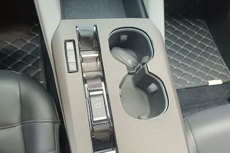 Used Citroen C5 X 2022 1.6T Extraordinary Style—Year of the Tiger New-Year Special Edition Gear Lever