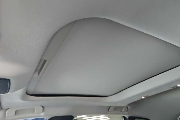 Used Citroen C5 X 2022 1.6T Extraordinary Style—Year of the Tiger New-Year Special Edition Headliner