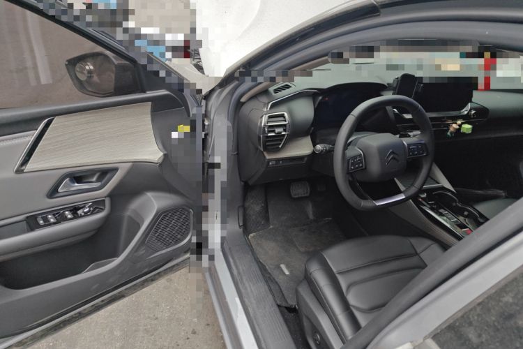 Used Citroen C5 X 2022 1.6T Extraordinary Style—Year of the Tiger New-Year Special Edition Interior 3