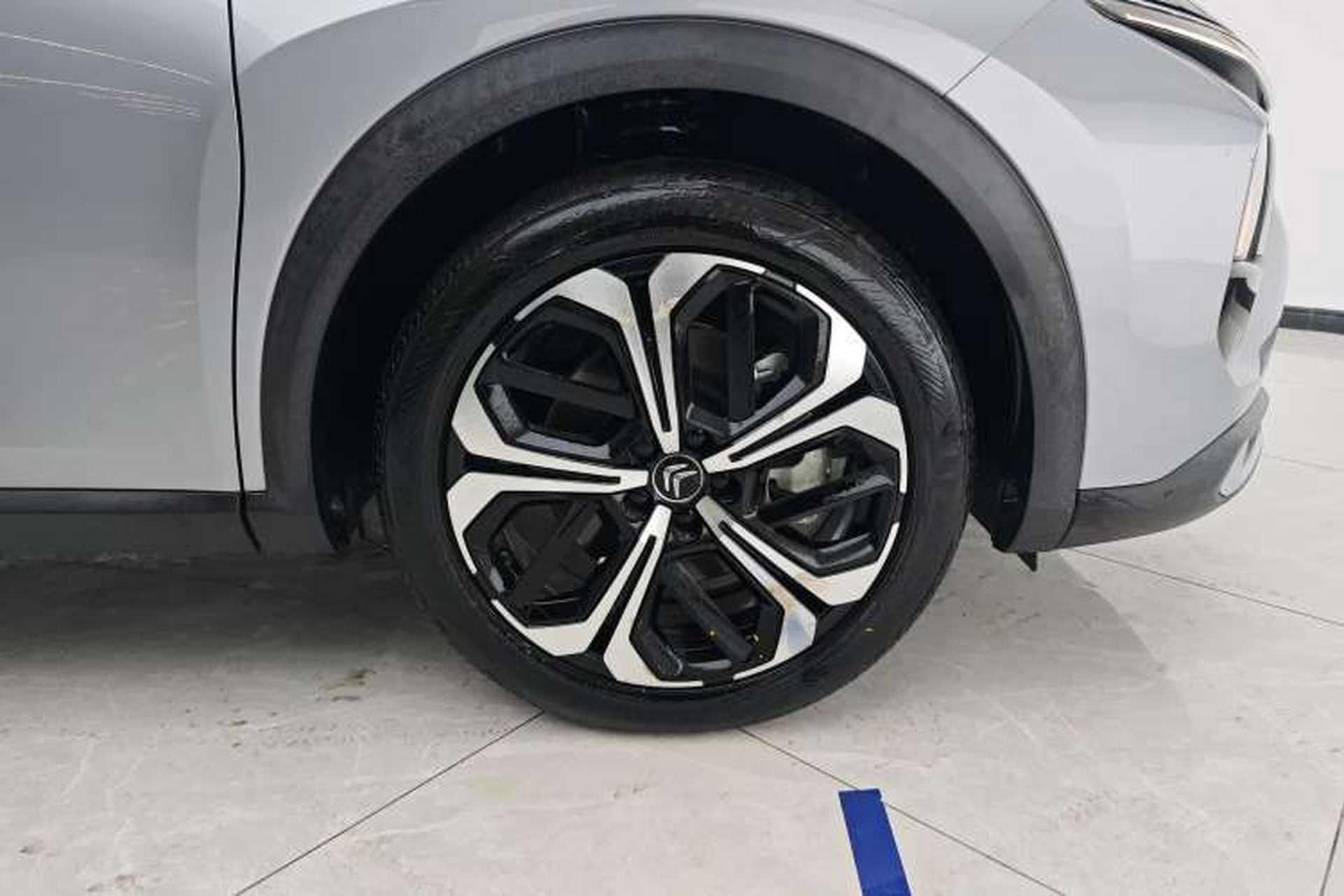 Used Citroen C5 X 2022 1.6T Extraordinary Style—Year of the Tiger New-Year Special Edition Left Front Wheel Hub